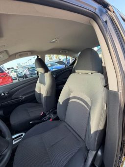 
										2015 Nissan versa full									