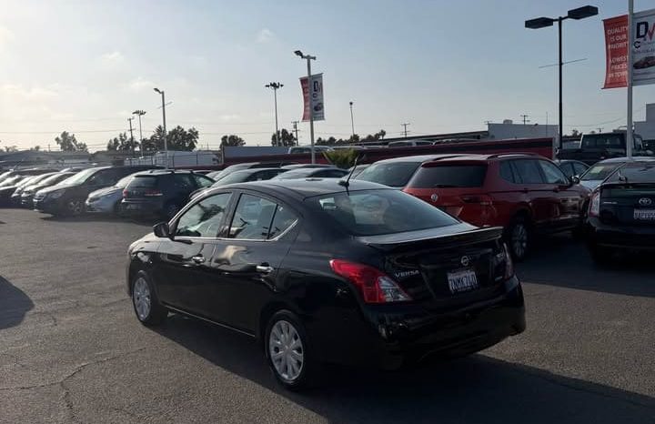 
								2015 Nissan versa full									