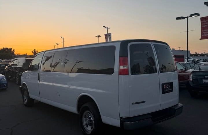 
								2018 Chevrolet express 3500 passenger full									