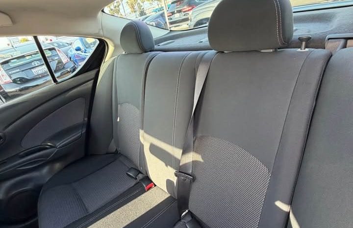 
								2015 Nissan versa full									