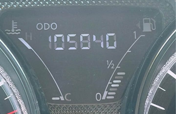 
								2015 Nissan versa full									