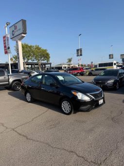 
										2015 Nissan versa full									