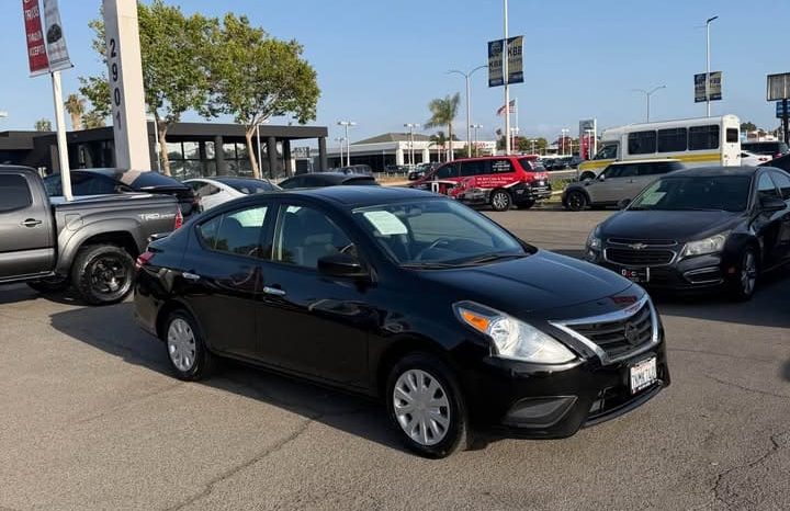 
								2015 Nissan versa full									