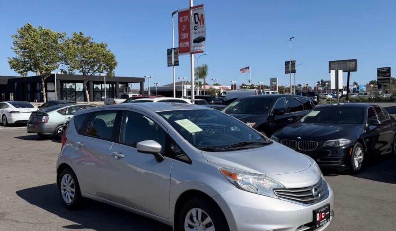 
								2015 Nissan versa full									