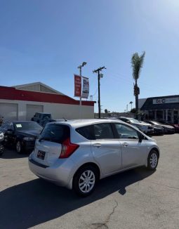 
										2015 Nissan versa full									