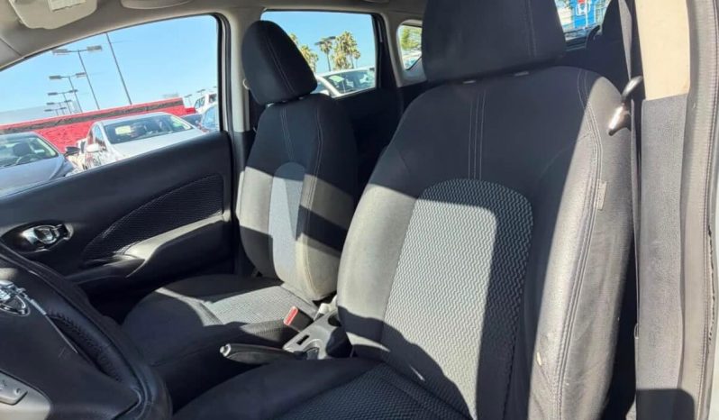 
								2015 Nissan versa full									