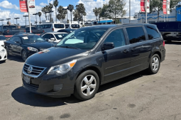 2011 Volkswagen routan