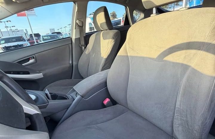 
								2011 Toyota prius full									