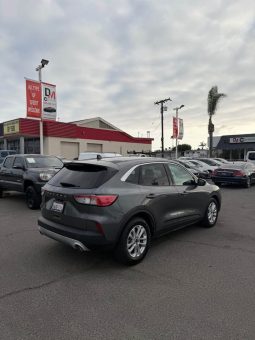 
										2021 Ford escape full									