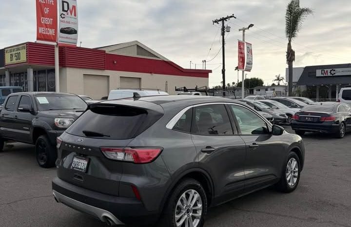 
								2021 Ford escape full									