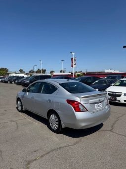 
										2013 Nissan versa full									