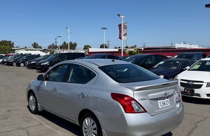 
								2013 Nissan versa full									