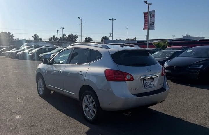 
								2013 Nissan rogue full									