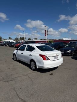 
										2012 Nissan versa full									