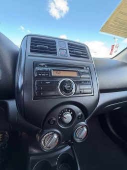 
										2012 Nissan versa full									