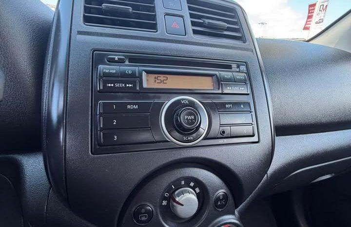 
								2012 Nissan versa full									