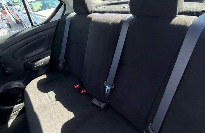 
								2012 Nissan versa full									