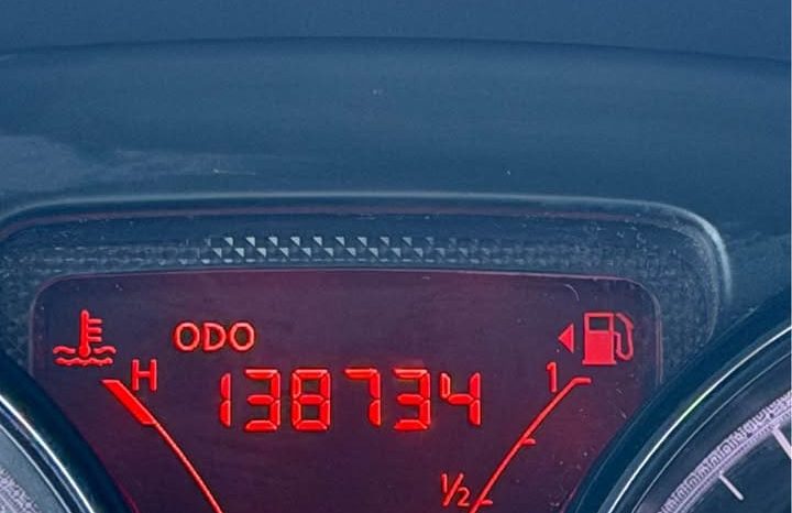 
								2013 Nissan versa full									
