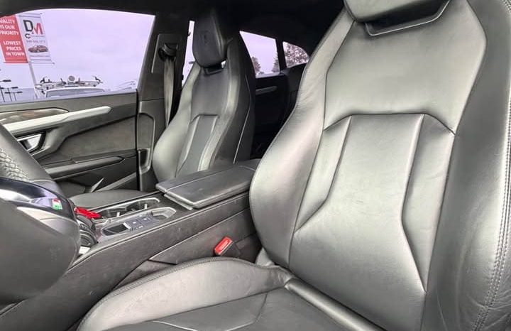 
								2020 Lamborghini urus Sport Utility 4D full									