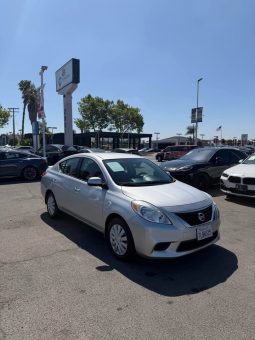 
										2013 Nissan versa full									