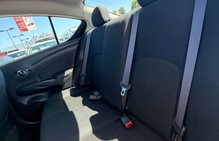 
								2013 Nissan versa full									