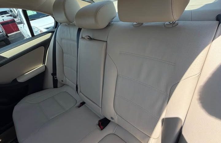 
								2012 Volkswagen jetta full									