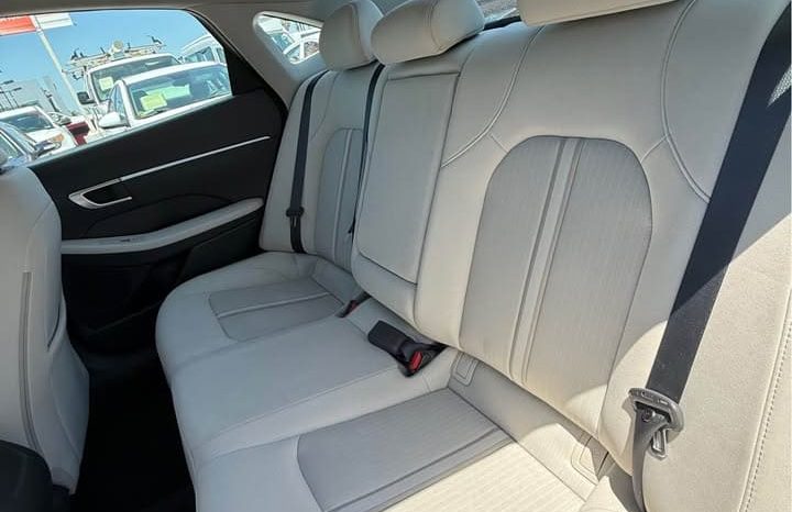 
								2025 Hyundai sonata SEL full									