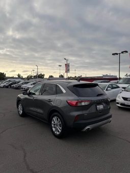 
										2021 Ford escape full									