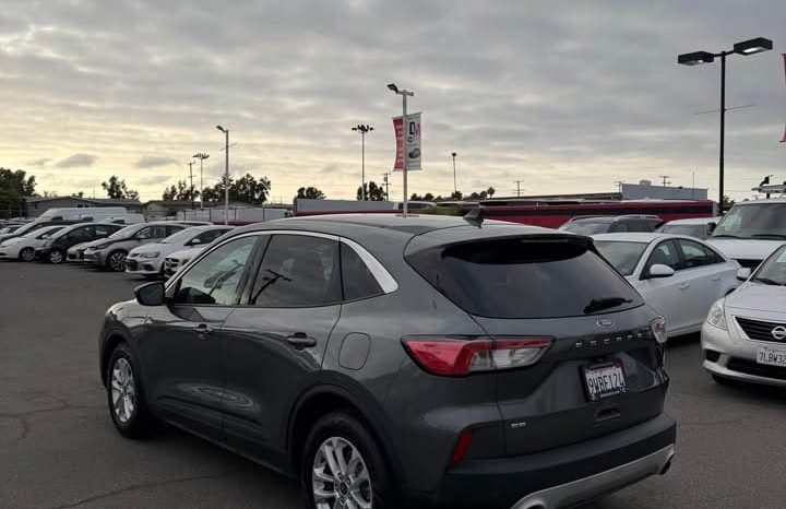 
								2021 Ford escape full									