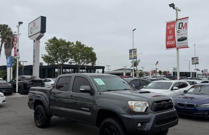 
								2015 Toyota tacoma double cab full									