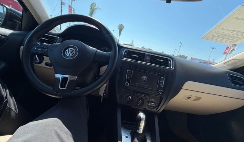 
								2012 Volkswagen jetta full									