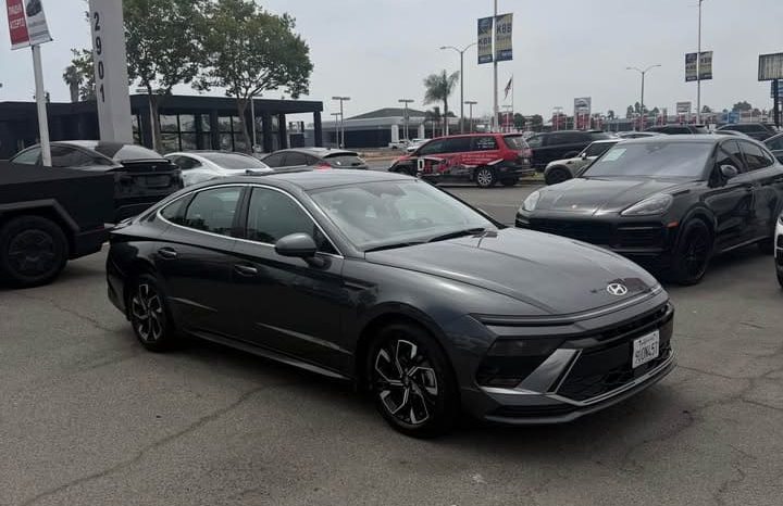 
								2025 Hyundai sonata SEL full									
