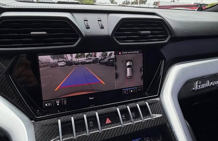 
								2020 Lamborghini urus Sport Utility 4D full									