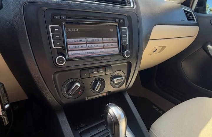 
								2012 Volkswagen jetta full									