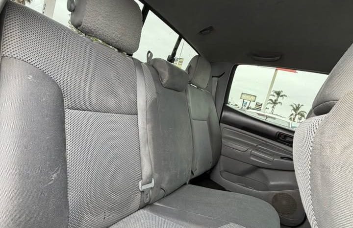 
								2015 Toyota tacoma double cab full									