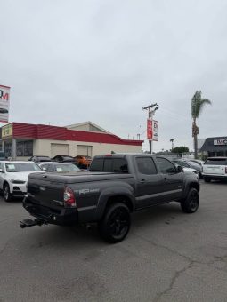
										2015 Toyota tacoma double cab full									