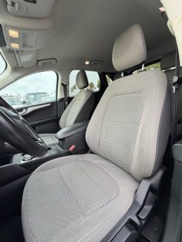 
										2021 Ford escape full									