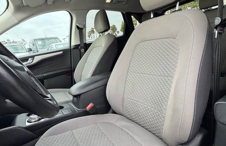 
								2021 Ford escape full									