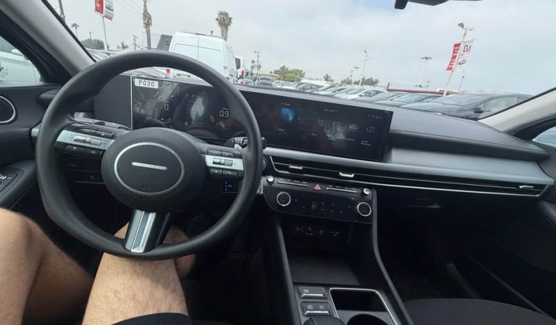 
								2025 Hyundai sonata SEL full									