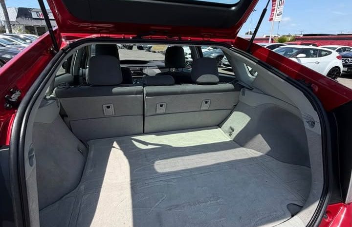 
								2011 Toyota prius full									