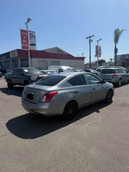 
										2013 Nissan versa full									