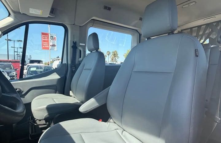 
								2018 Ford transit 350 passenger van XL w/Medium Roof Van 3D full									