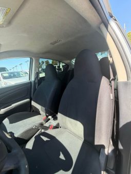 
										2013 Nissan versa full									