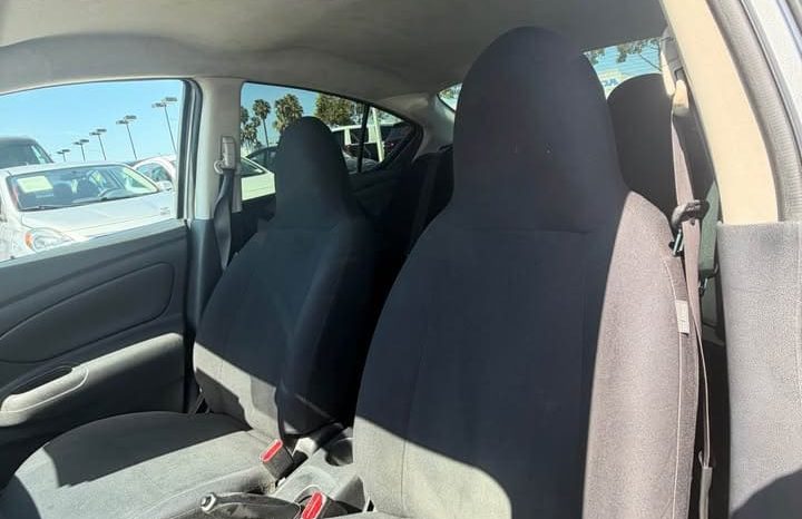 
								2013 Nissan versa full									