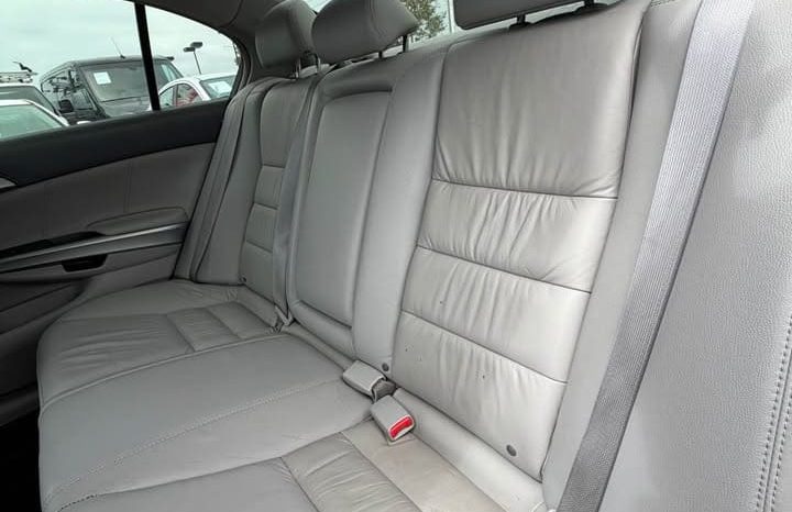 
								2009 Honda accord EX-L Sedan 4D full									