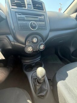 
										2013 Nissan versa full									