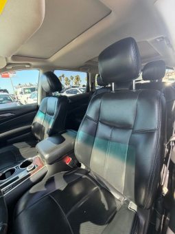 
										2015 Nissan pathfinder Platinum AWD full									