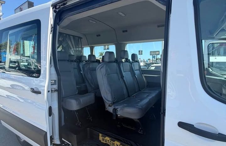 
								2018 Ford transit 350 passenger van XL w/Medium Roof Van 3D full									