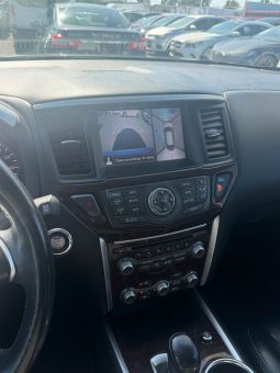 
										2015 Nissan pathfinder Platinum AWD full									