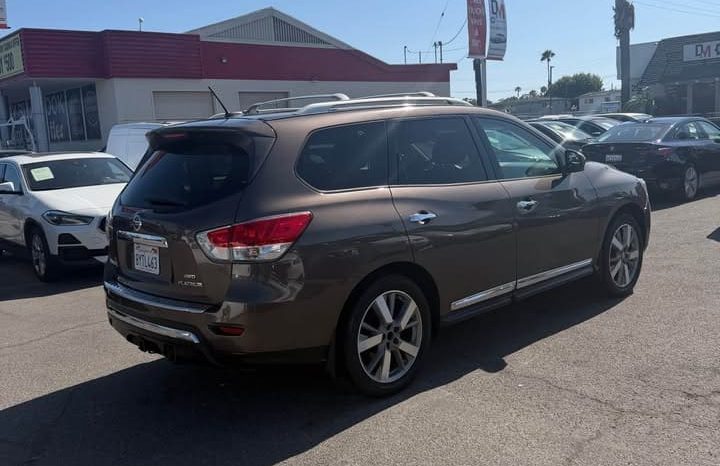 
								2015 Nissan pathfinder Platinum AWD full									